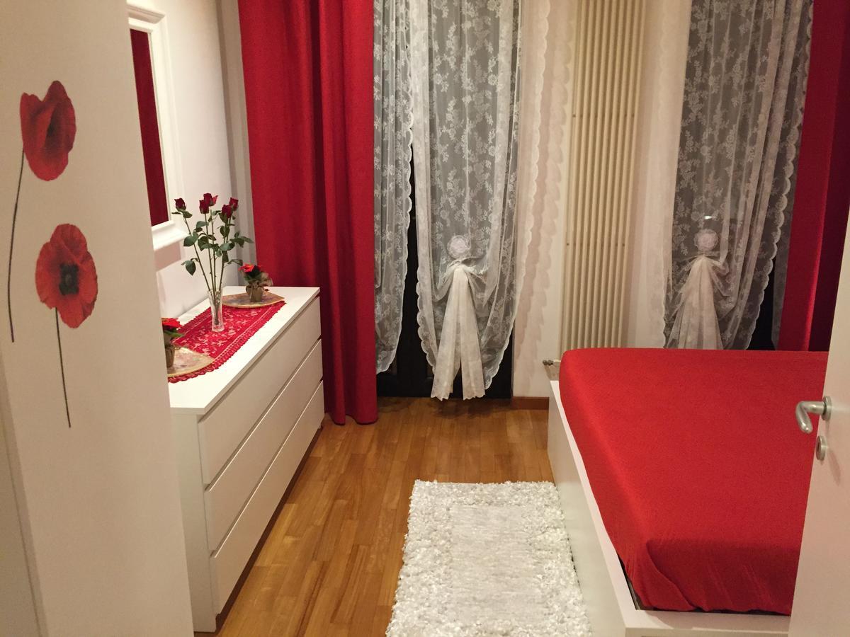 Apartment De Rossi Бари Екстериор снимка
