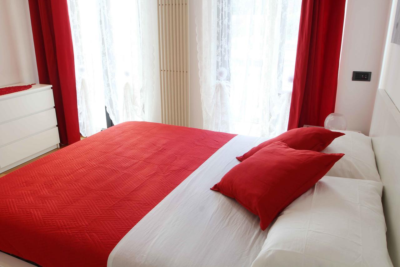 Apartment De Rossi Бари Екстериор снимка