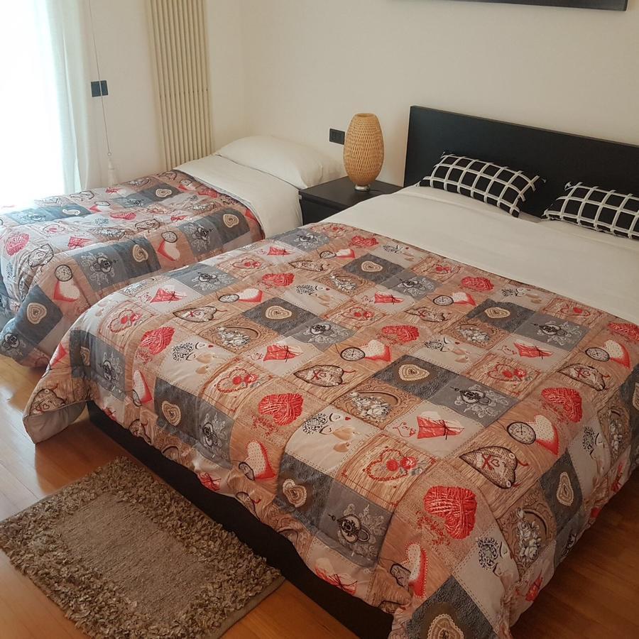 Apartment De Rossi Бари Екстериор снимка