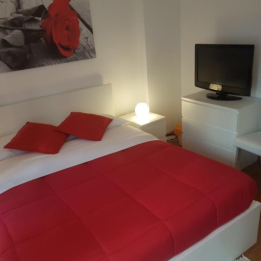 Apartment De Rossi Бари Екстериор снимка