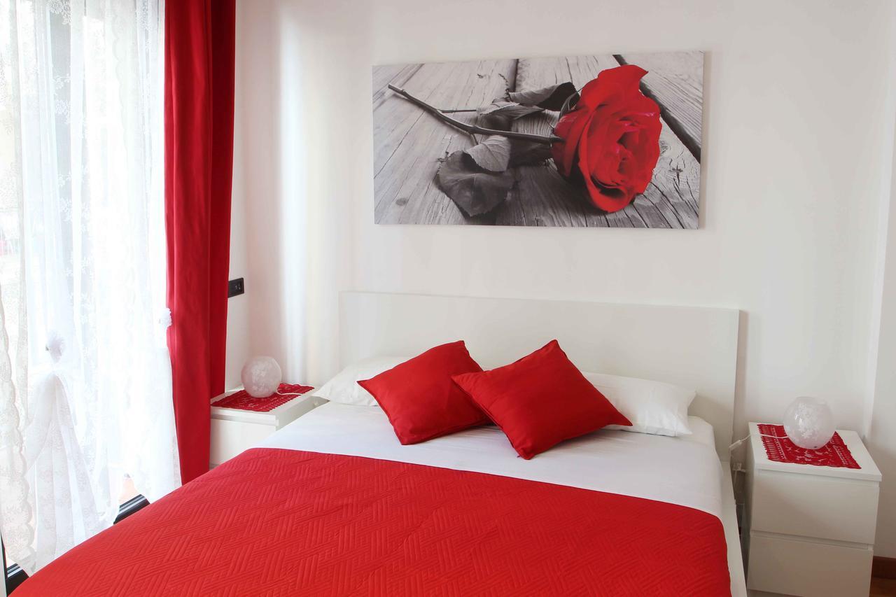Apartment De Rossi Бари Екстериор снимка