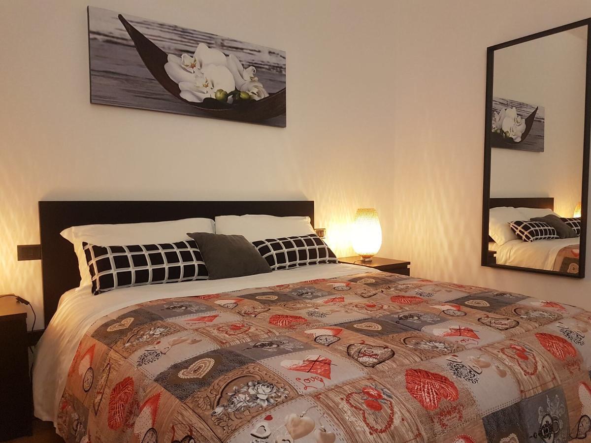 Apartment De Rossi Бари Екстериор снимка
